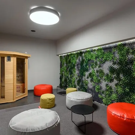 Oktogon Haggenmacher By Continental Group Hotel 4*