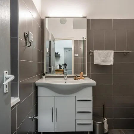 B8 - Grand Boulevard Cozy - Location By Bqa Apartment *