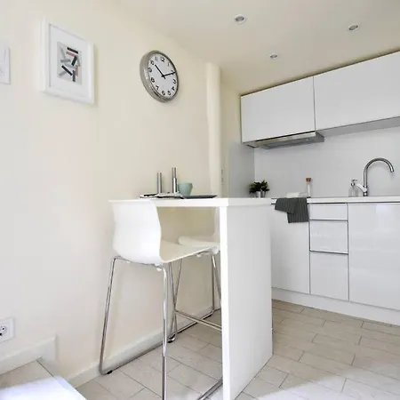 Budget By Hi5- Mini Apartment *