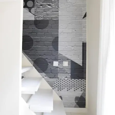 Budget By Hi5- Mini Apartment