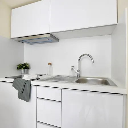 Apartment Budget By Hi5- Mini Budapest