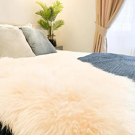 Downtown Deak-ferris Wheel Luxury Apartment Budapest