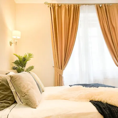 Downtown Deak-ferris Wheel Luxury Apartment *