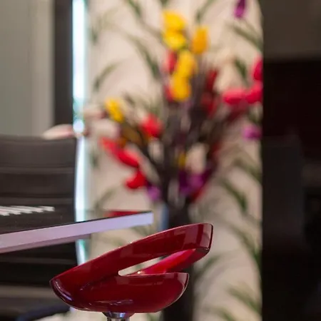 Exclusive Marilyn In The Heart Of Apartment *