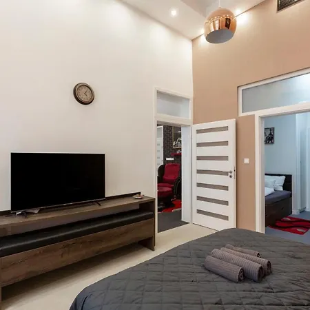 Exclusive Marilyn In The Heart Of Apartment *
