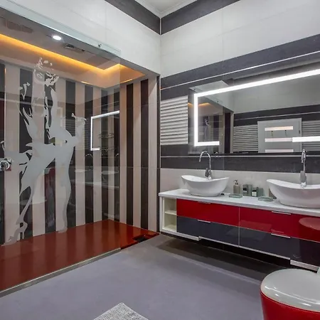 Exclusive Marilyn In The Heart Of Apartment Budapest
