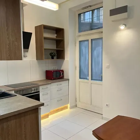 N38 By Small Budapest