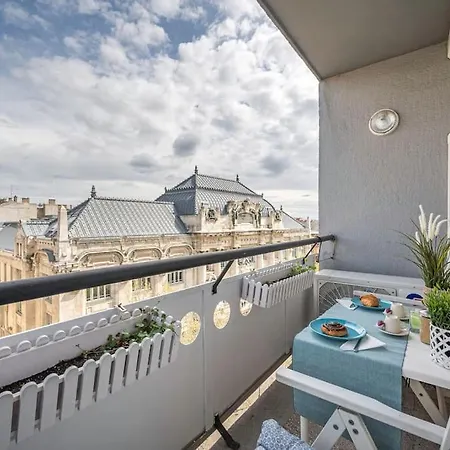 Liszt Ferenc Square Panorama Apartment *