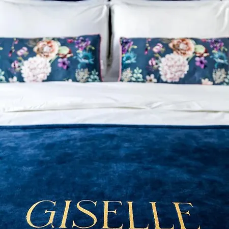 Giselle Vintage Doubles - Adults Only *