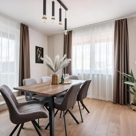 The Rose Garden Apartment