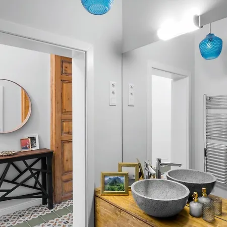 Urban Jungle For Real Treasure Seekers Appartement