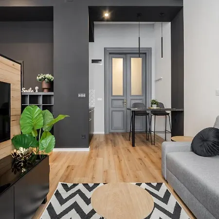 E32 - Oktogon Panorama Suite - Best Location - By Bqa Apartment Budapest