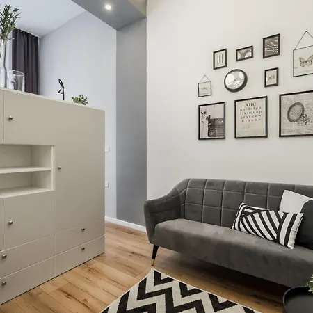 Apartment E32 - Oktogon Panorama Suite - Best Location - By Bqa Budapest