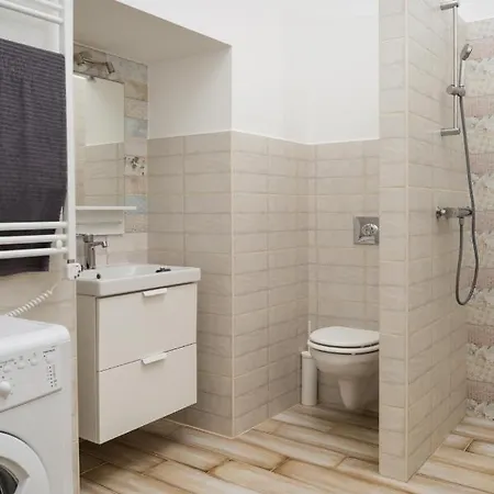 R374 #freeparking Apartment