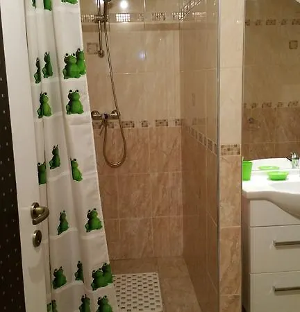 Apartment Patricia With Garden Budapest