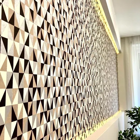 Wonderful Design In The Centre *