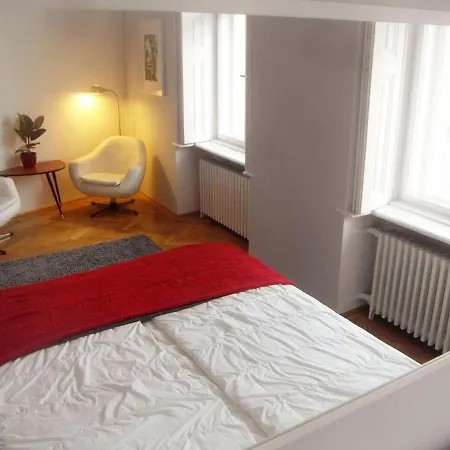 Apartment Spacious 1 Bed Basilica - With Balcony *
