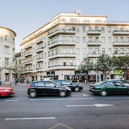 Spacious 1 Bed Basilica - With Balcony