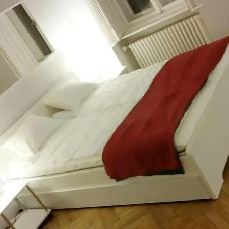 Apartment Spacious 1 Bed Basilica - With Balcony Budapest