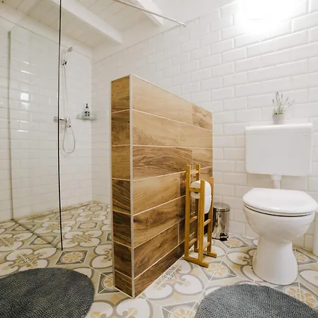 Apartamento Comfy At New York Cafe With Aircon Budapest
