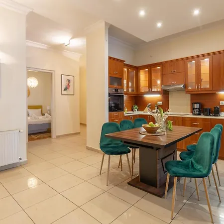 Apartment Gde Karoly Apartmant