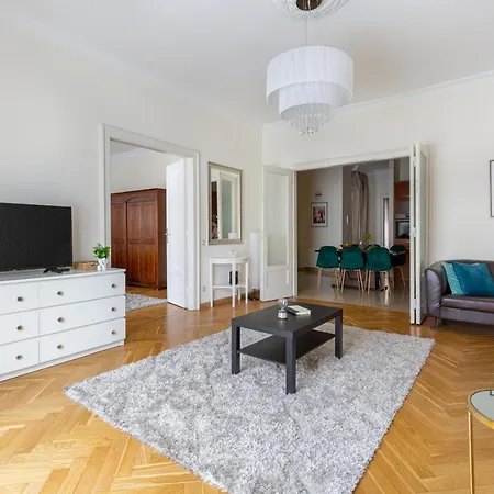 Gde Karoly Apartmant Apartment