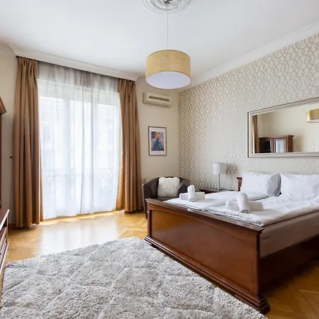 Gde Karoly Apartmant Apartment