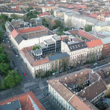 Apartman In 10 *