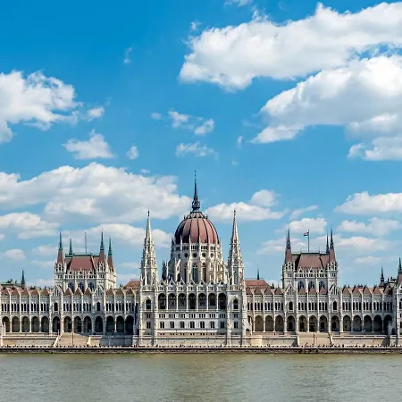Nora - At The Danube Apartment *