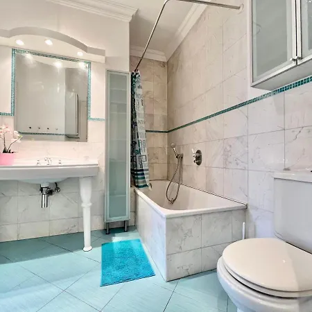 Apartment Exclusive Colourful Flat In The *