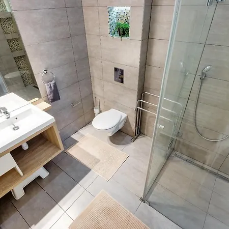 Spacious & Stylish In Downtown Appartement *