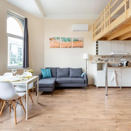 Mezzanine - Air Conditioned Apartamento *