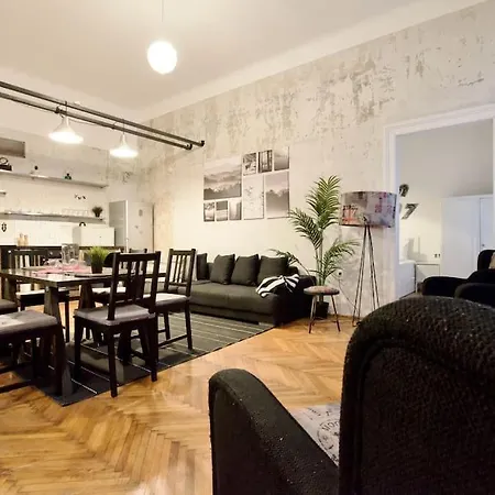 Budget By Hi5 - Mozsar Apartment Budapest