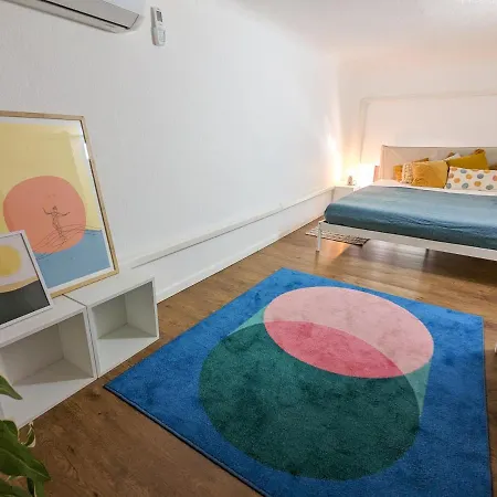 Stylish 2-bedroom In * Budapest