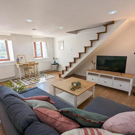 Stylish 2-bedroom In Apartment Budapest