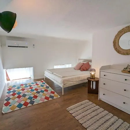 Apartment Stylish 2-bedroom In