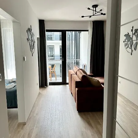 Cityscape ~ Ac/indoor Parking/balcony Apartment