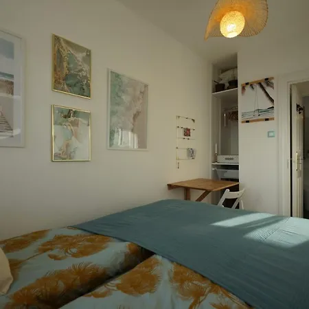 Skyline Apartment *