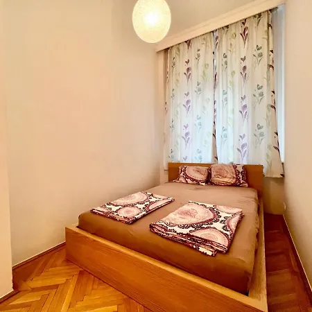 Exclusive Colourful Flat In The Apartment Budapest