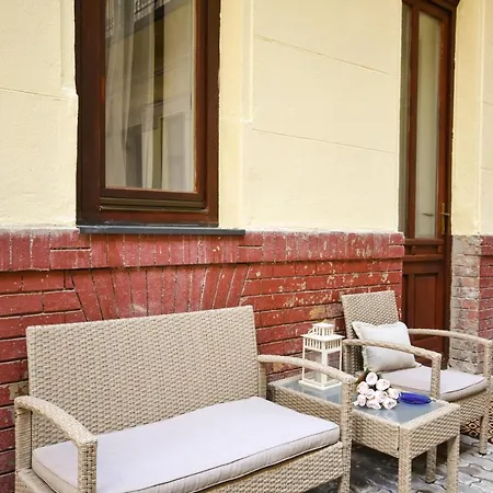 Stylish In Downtown For 2-4 People *