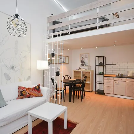 Apartment Stylish In Downtown For 2-4 People *