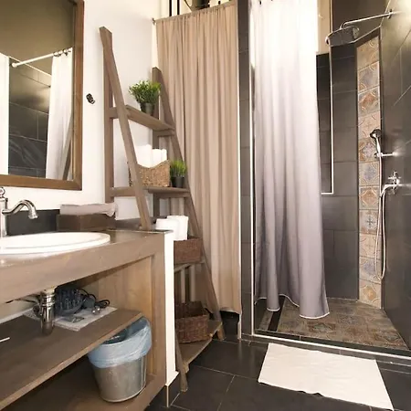 Budget By Hi5 - Mozsar Apartment Budapest