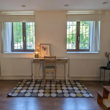 Apartment Stylish 2-bedroom In *
