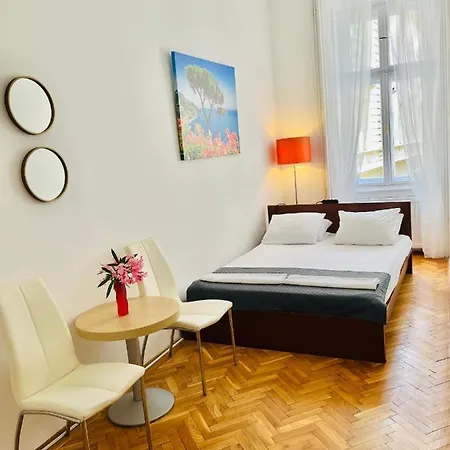 Hostel City Rooms