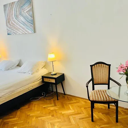 Hostel City Rooms *