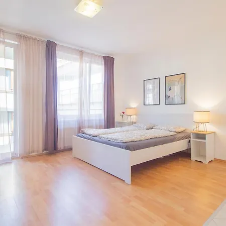 Corvin Modern Studio With Ac, Parking