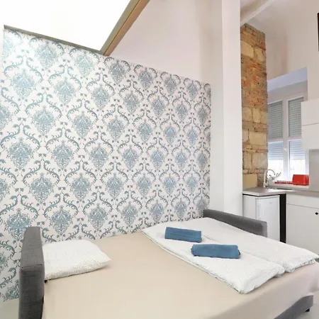 Apartment King - Promo @king Str.@heroes Square