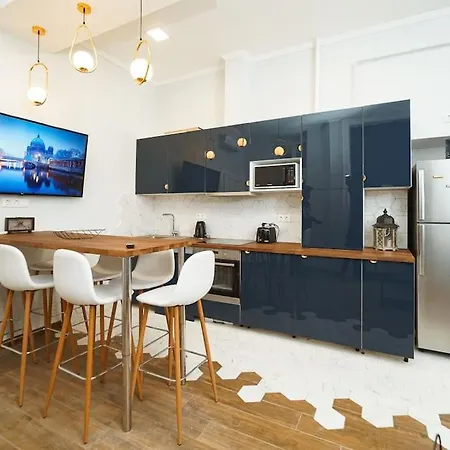 Apartment Cityscape Budget Art Deco Budapest