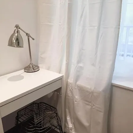 Cityscape Budget Breadfield Apartment