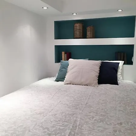 Cityscape Budget Breadfield Apartment